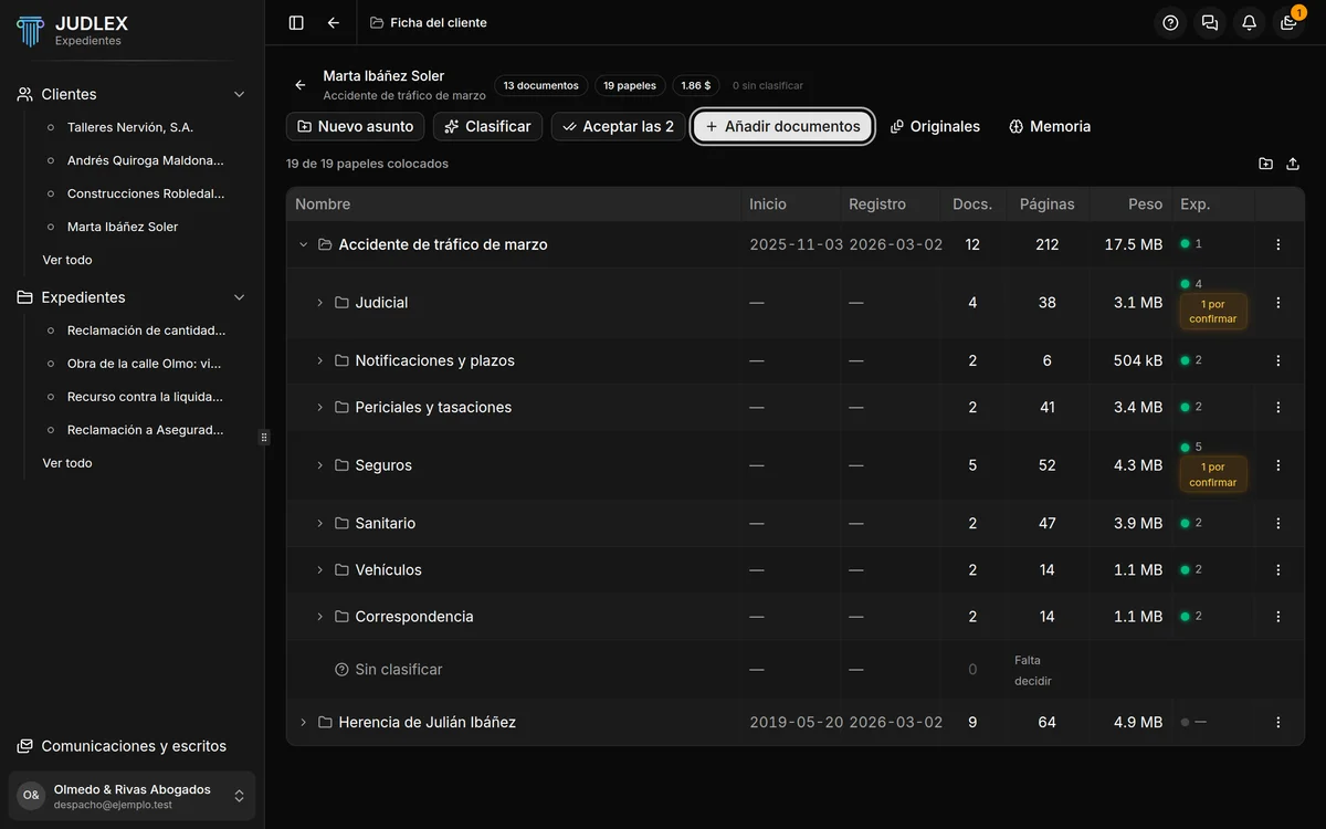 La ficha del cliente con el botón Añadir documentos
